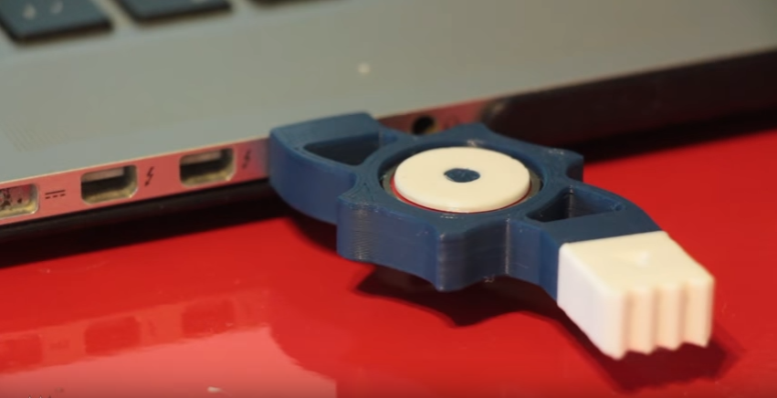 Friday Video: Fidget Flashdrive // 3D Printed Fidget Spinner